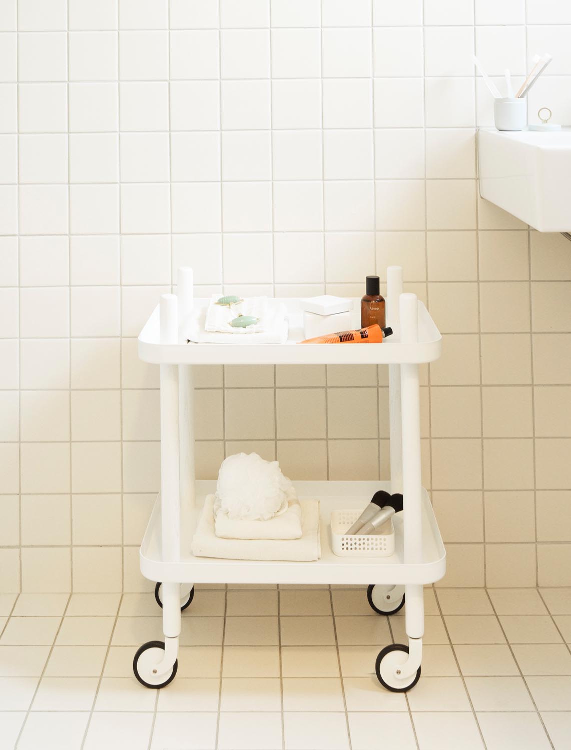 Block Tisch in  präsentiert im Onlineshop von KAQTU Design AG. Servierwagen ist von Normann Copenhagen
