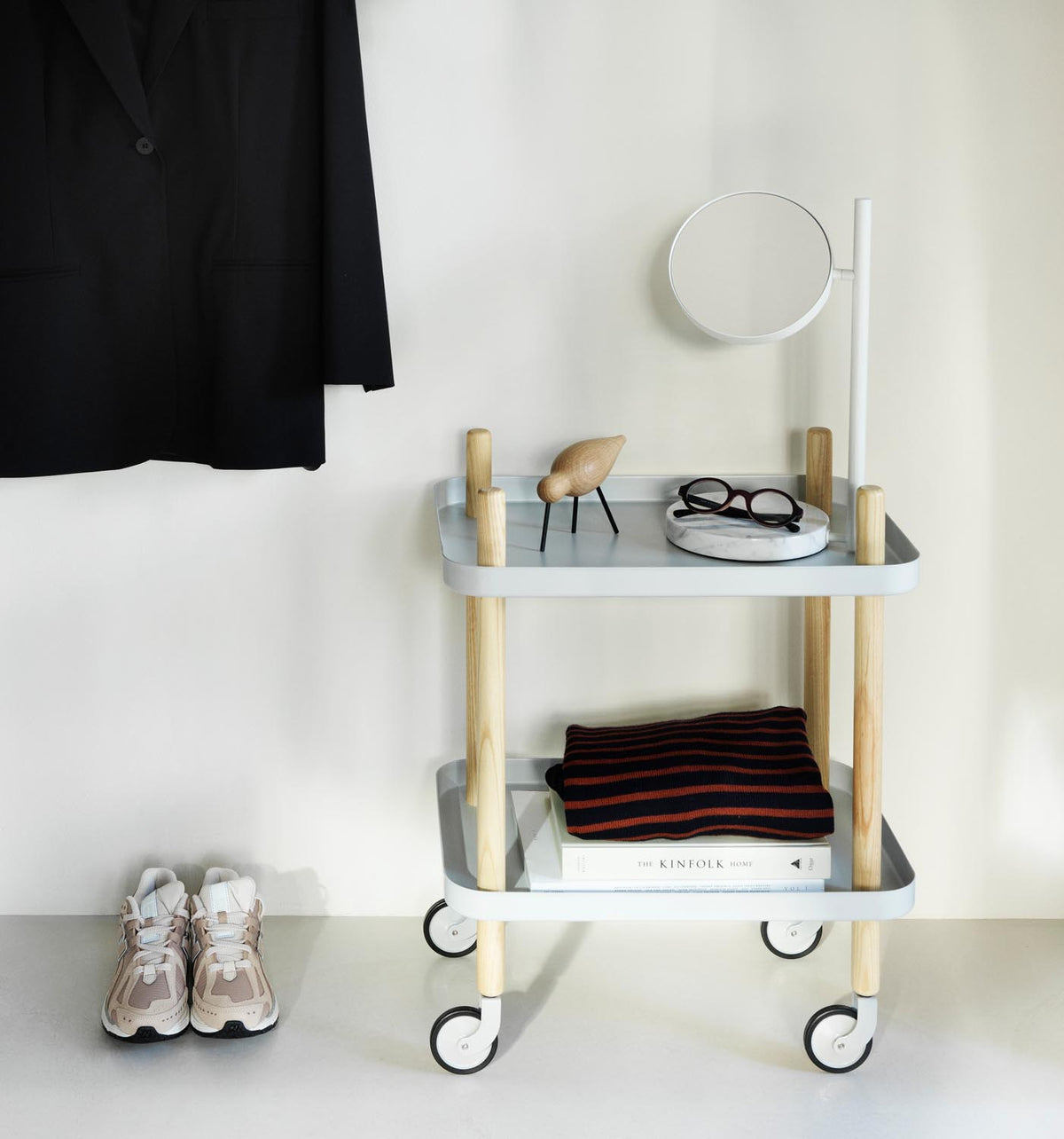 Block Tisch in  präsentiert im Onlineshop von KAQTU Design AG. Servierwagen ist von Normann Copenhagen