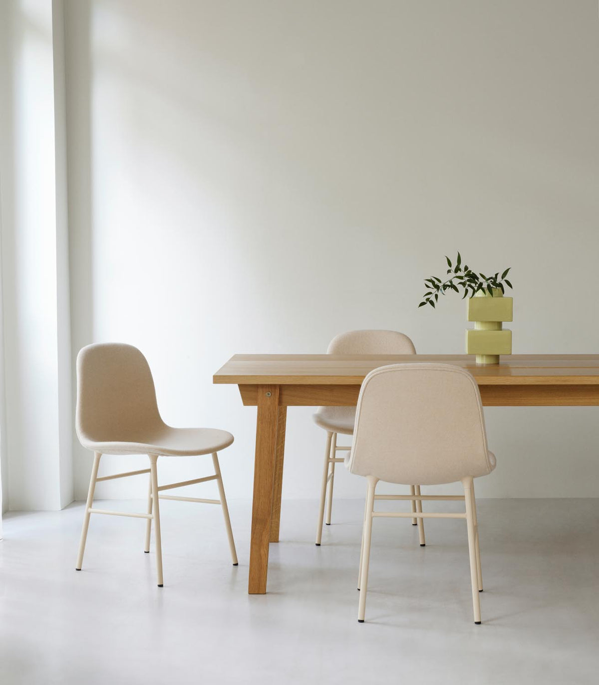 Slice Tisch in 90x200 cm präsentiert im Onlineshop von KAQTU Design AG. Esstisch ist von Normann Copenhagen