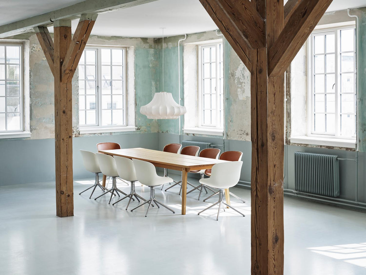 Slice Tisch in 90x250 cm präsentiert im Onlineshop von KAQTU Design AG. Esstisch ist von Normann Copenhagen