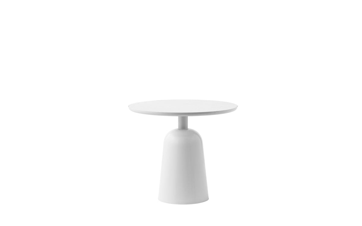 Turn Beistelltisch in Warmes Grau präsentiert im Onlineshop von KAQTU Design AG. Couchtisch ist von Normann Copenhagen