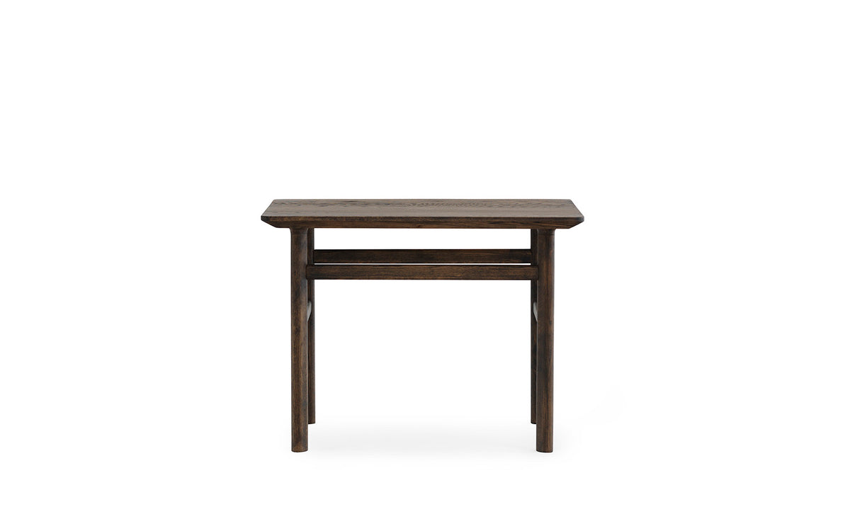 Grow Couchtisch in Eiche präsentiert im Onlineshop von KAQTU Design AG. Couchtisch ist von Normann Copenhagen