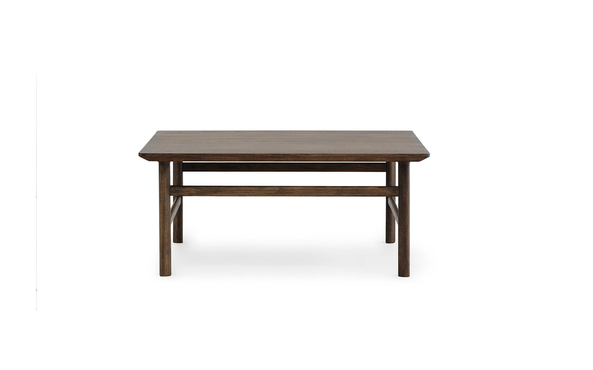 Grow Couchtisch in Eiche präsentiert im Onlineshop von KAQTU Design AG. Couchtisch ist von Normann Copenhagen