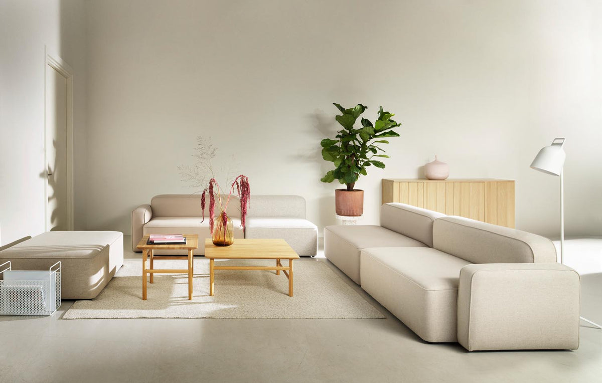 Grow Couchtisch in Eiche präsentiert im Onlineshop von KAQTU Design AG. Couchtisch ist von Normann Copenhagen