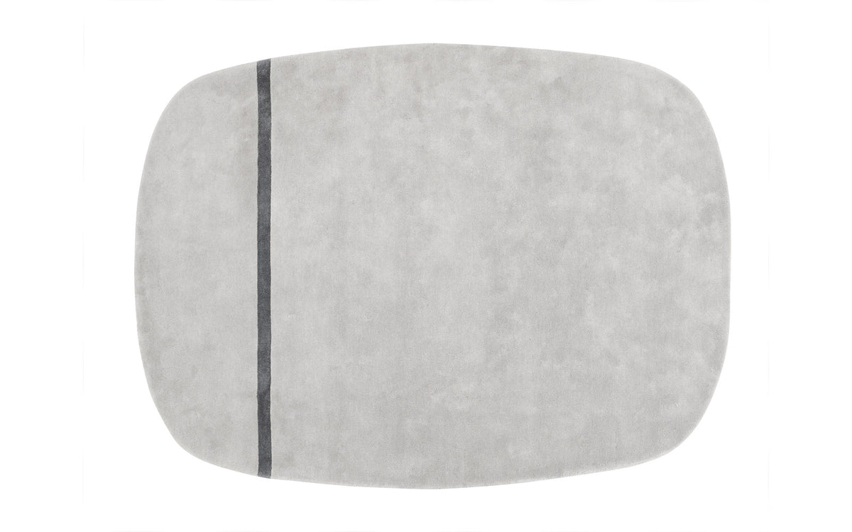 Oona Teppich in Grau präsentiert im Onlineshop von KAQTU Design AG. Teppich ist von Normann Copenhagen