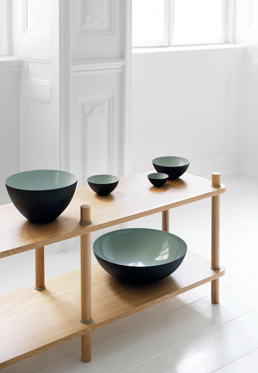 Jam Regal 6 Pfosten Eicke/grau in Eiche/grau präsentiert im Onlineshop von KAQTU Design AG. Bücherregal ist von Normann Copenhagen