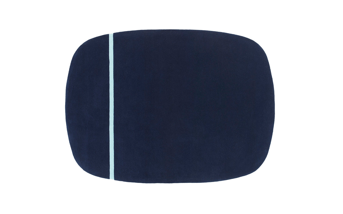 Oona Teppich in Blau präsentiert im Onlineshop von KAQTU Design AG. Teppich ist von Normann Copenhagen
