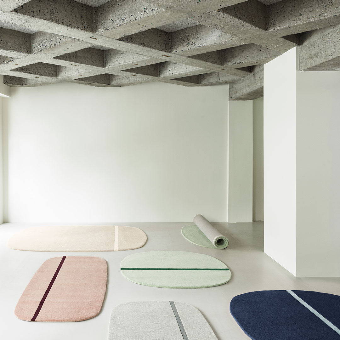 Oona Teppich in Blau präsentiert im Onlineshop von KAQTU Design AG. Teppich ist von Normann Copenhagen