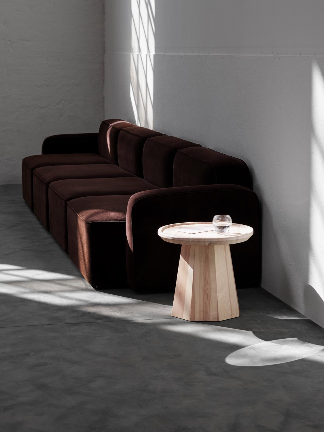 Pine Tisch Small in Kiefer präsentiert im Onlineshop von KAQTU Design AG. Beistelltisch ist von Normann Copenhagen