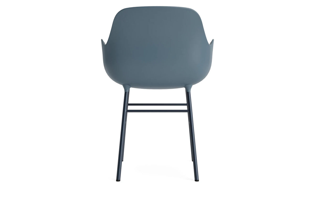 Form Armlehnstuhl in Blau präsentiert im Onlineshop von KAQTU Design AG. Stuhl mit Armlehne ist von Normann Copenhagen