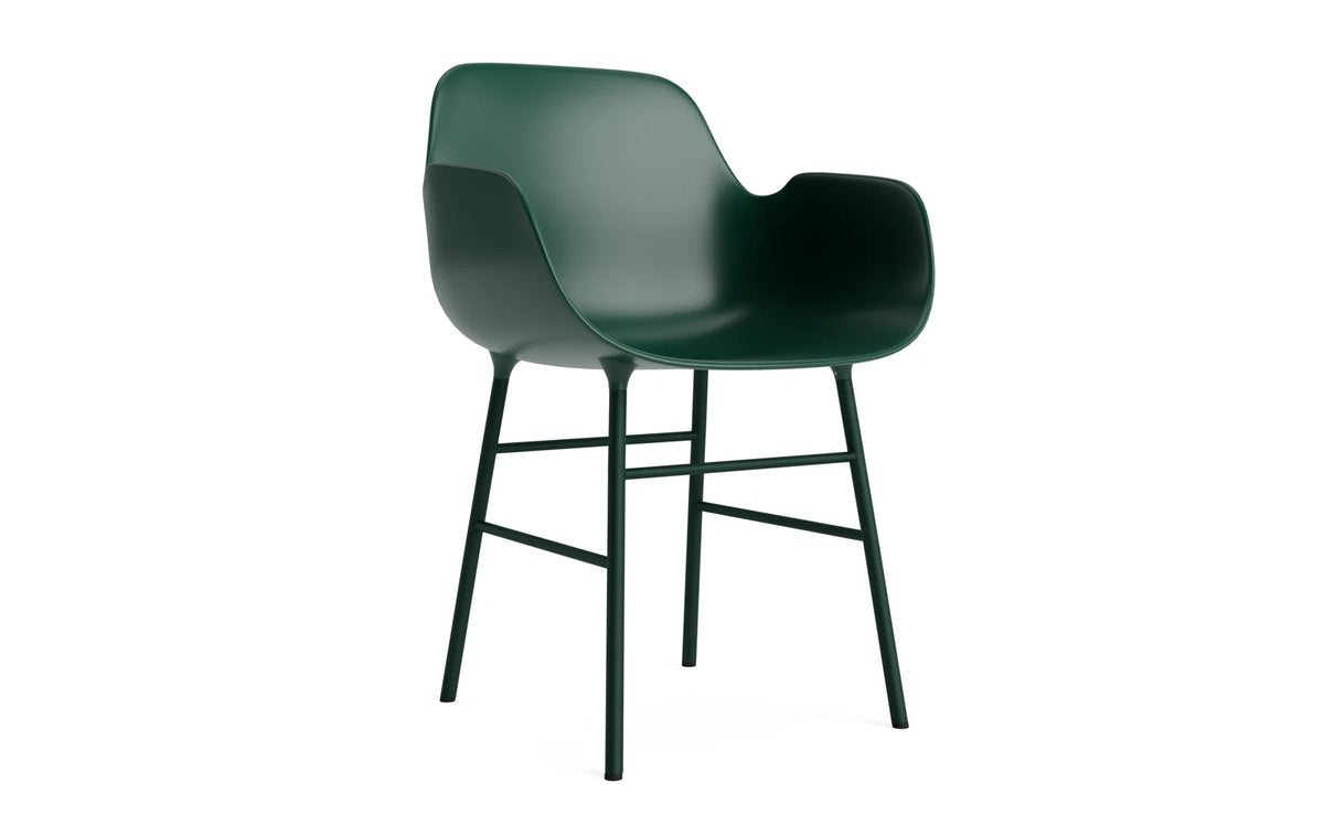 Form Armlehnstuhl in Grün präsentiert im Onlineshop von KAQTU Design AG. Stuhl mit Armlehne ist von Normann Copenhagen