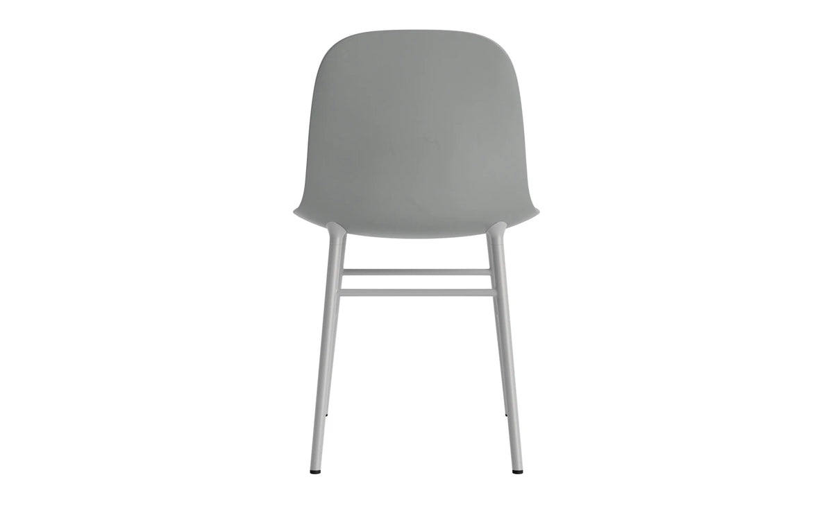 Form Stuhl in Grau präsentiert im Onlineshop von KAQTU Design AG. Stuhl ist von Normann Copenhagen