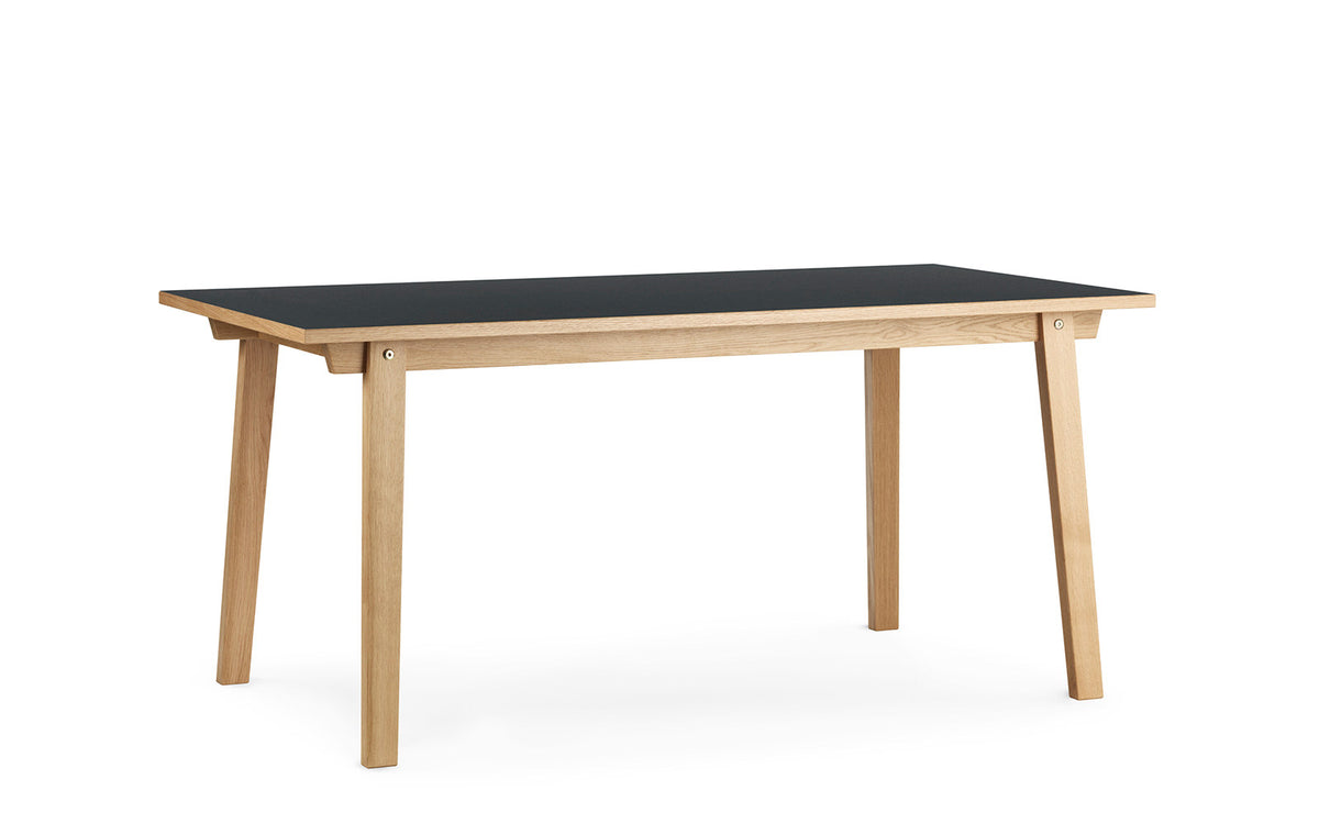 Slice Tisch Linoleum in Linoleum präsentiert im Onlineshop von KAQTU Design AG. Esstisch ist von Normann Copenhagen