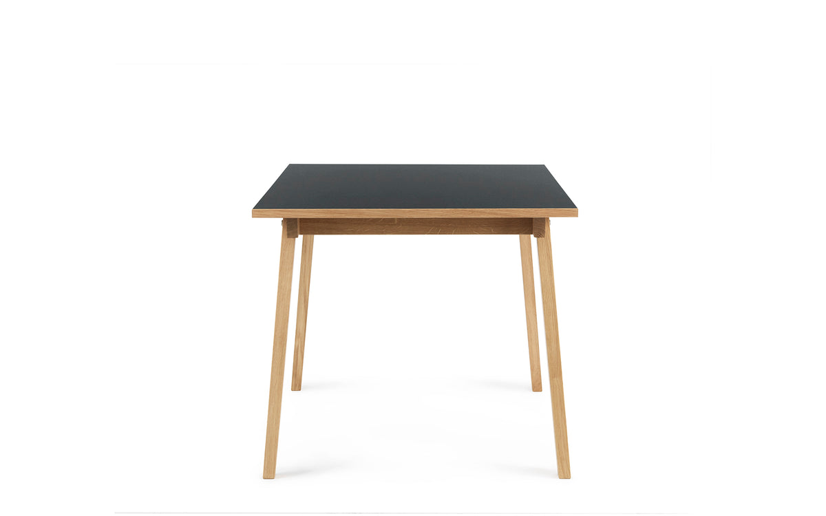 Slice Tisch Linoleum in  präsentiert im Onlineshop von KAQTU Design AG. Esstisch ist von Normann Copenhagen
