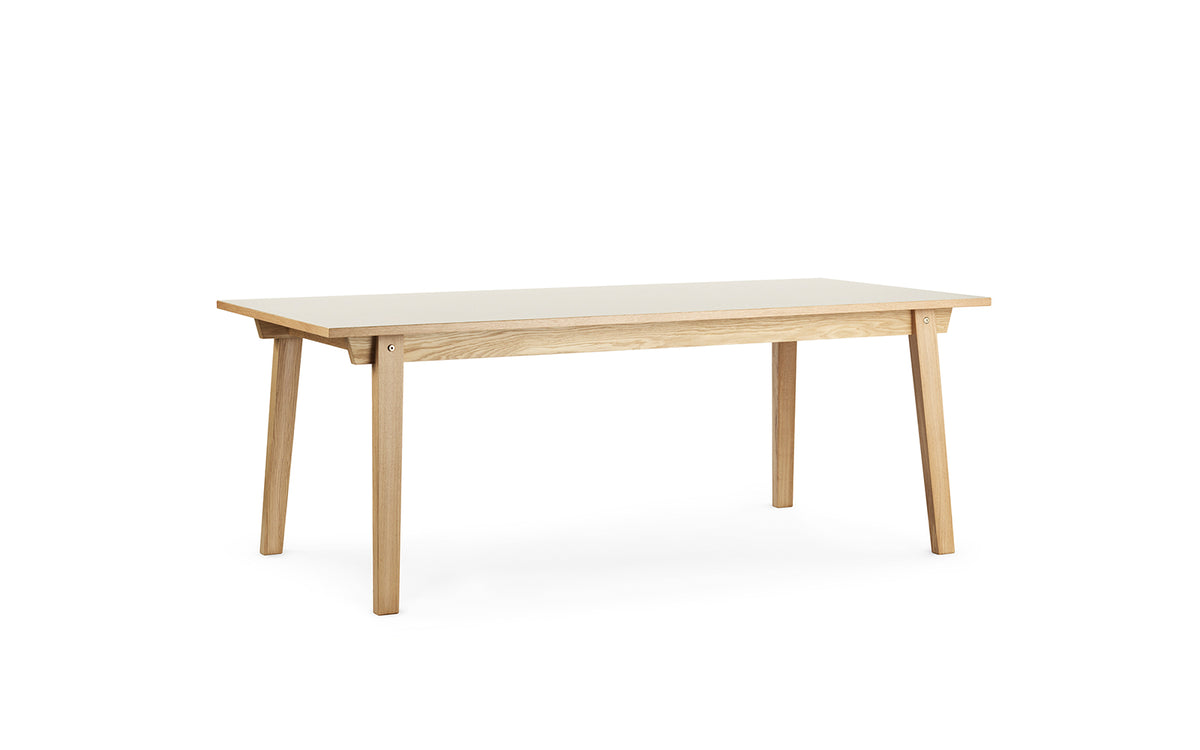 Slice Tisch Linoleum in  präsentiert im Onlineshop von KAQTU Design AG. Esstisch ist von Normann Copenhagen