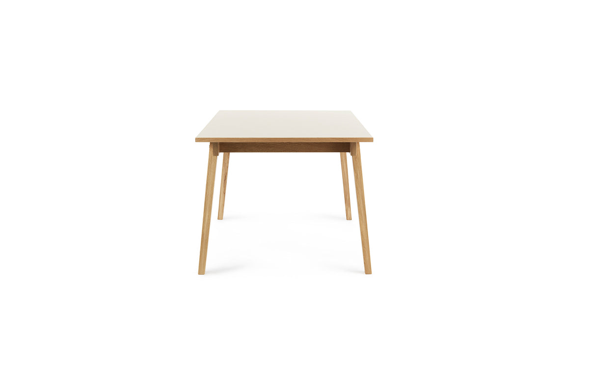 Slice Tisch Linoleum in  präsentiert im Onlineshop von KAQTU Design AG. Esstisch ist von Normann Copenhagen