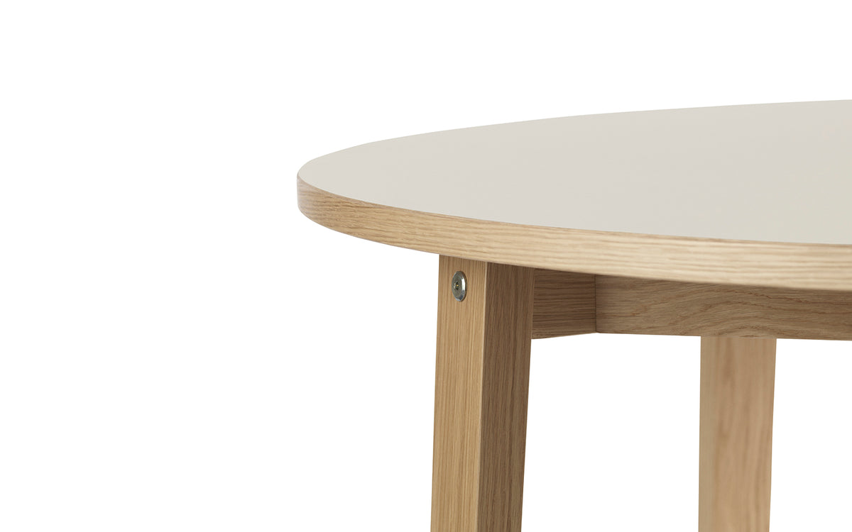 Slice Tisch Linoleum rund in Linoleum präsentiert im Onlineshop von KAQTU Design AG. Esstisch ist von Normann Copenhagen