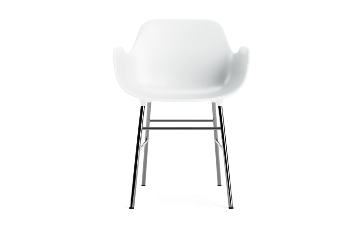 Form Armlehnstuhl in Weiss präsentiert im Onlineshop von KAQTU Design AG. Stuhl mit Armlehne ist von Normann Copenhagen