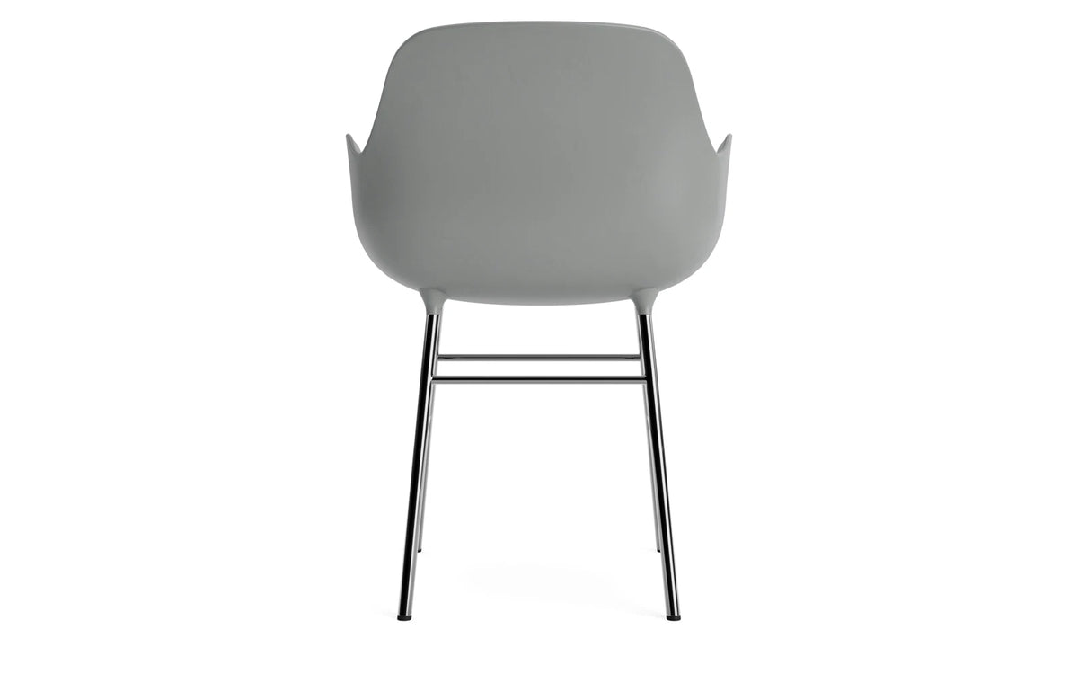 Form Armlehnstuhl in Grau präsentiert im Onlineshop von KAQTU Design AG. Stuhl mit Armlehne ist von Normann Copenhagen