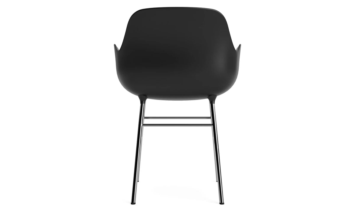 Form Armlehnstuhl in Schwarz präsentiert im Onlineshop von KAQTU Design AG. Stuhl mit Armlehne ist von Normann Copenhagen