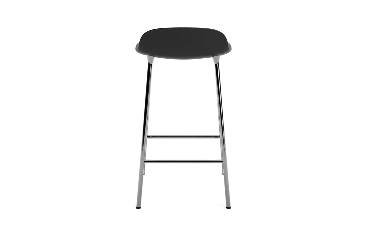 Form Barhocker in Schwarz präsentiert im Onlineshop von KAQTU Design AG. Barstuhl ist von Normann Copenhagen