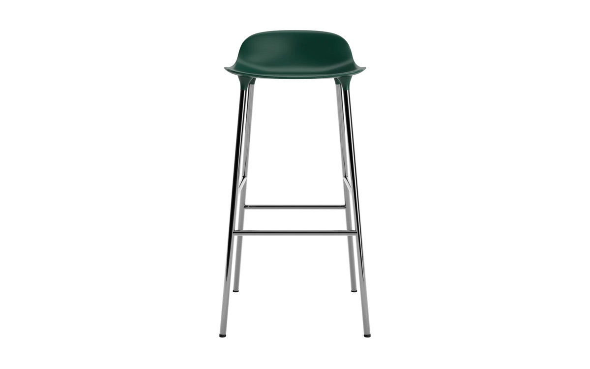 Form Barhocker in Grün präsentiert im Onlineshop von KAQTU Design AG. Barstuhl ist von Normann Copenhagen