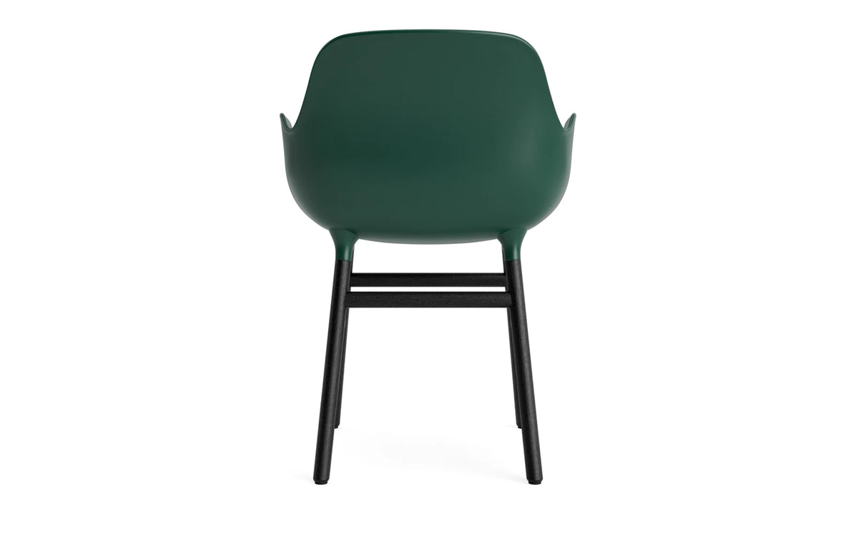 Form Armlehnstuhl in Grün präsentiert im Onlineshop von KAQTU Design AG. Stuhl mit Armlehne ist von Normann Copenhagen