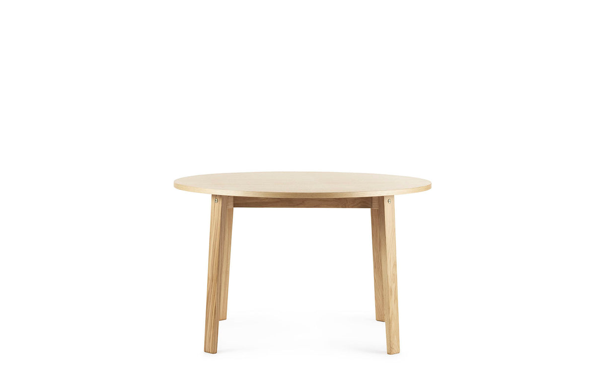 Slice Tisch vol. 2 Ø120 cm Eiche in  präsentiert im Onlineshop von KAQTU Design AG. Esstisch ist von Normann Copenhagen