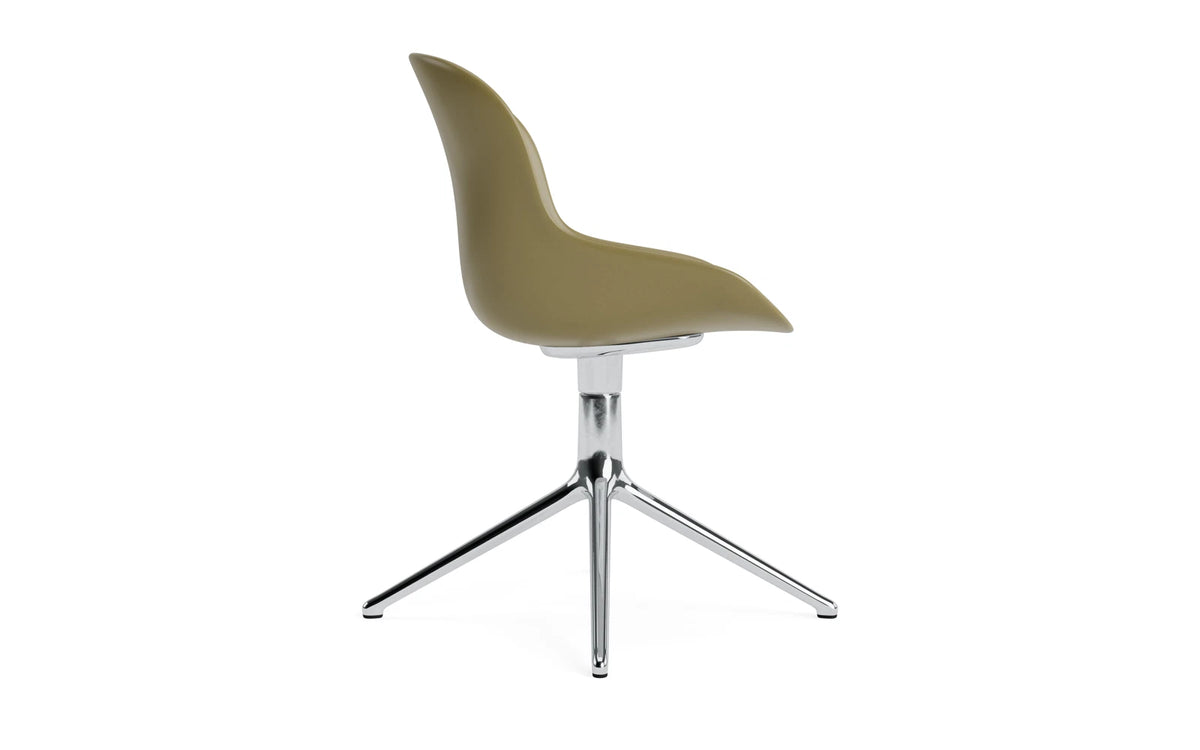 Hyg Drehstuhl Aluminium Olive in Olive präsentiert im Onlineshop von KAQTU Design AG. Bürostuhl ist von Normann Copenhagen