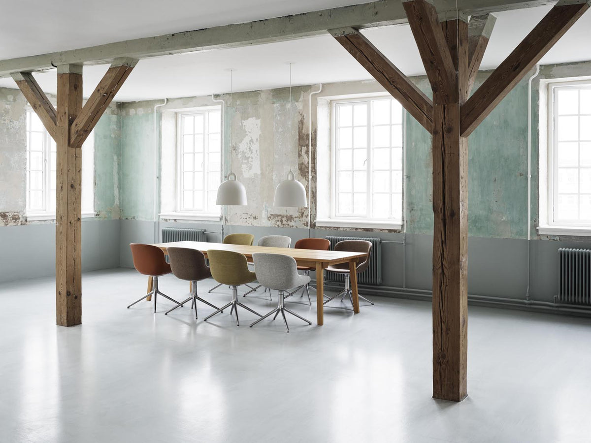 Hyg Drehstuhl in Schwartz präsentiert im Onlineshop von KAQTU Design AG. Dreh-Schalenstuhl ist von Normann Copenhagen