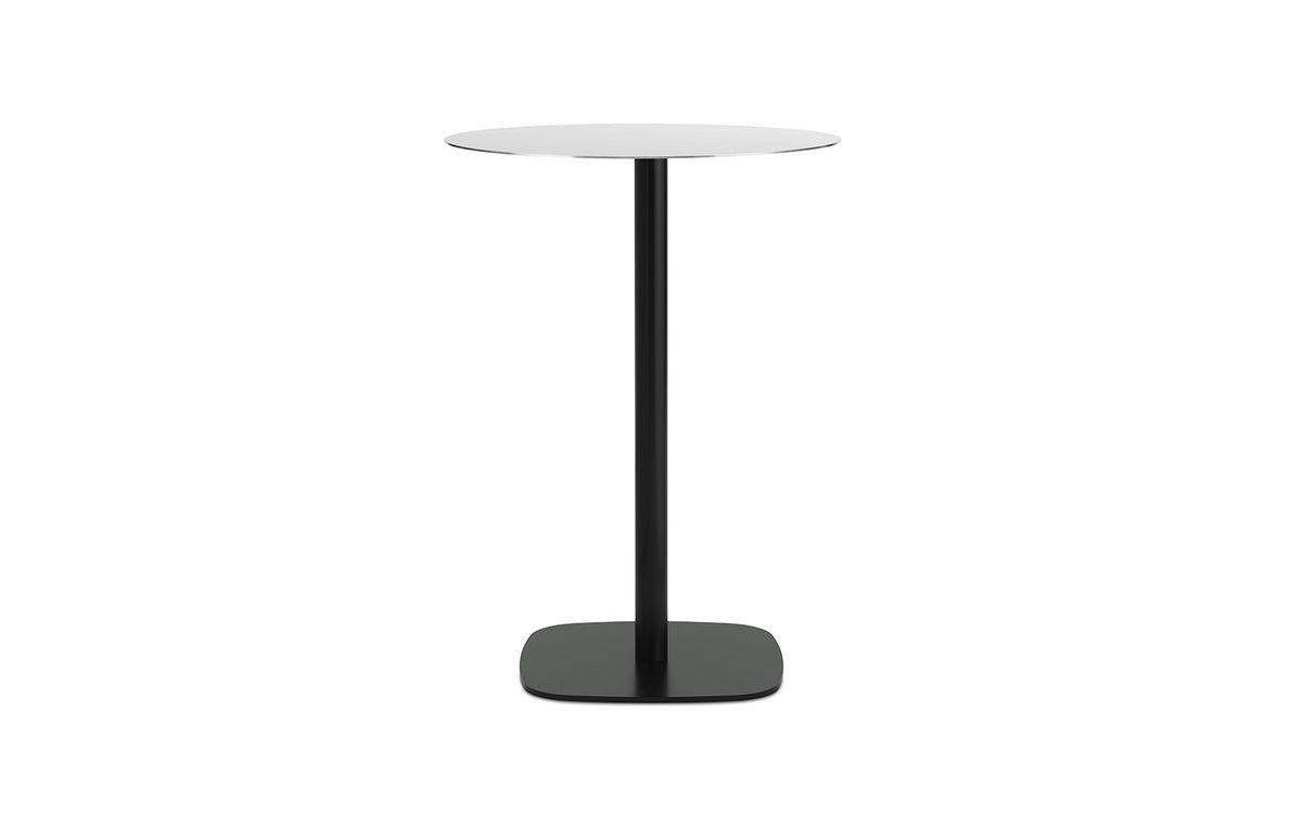Runder Cafétisch mit Edelstahl-Tischplatte und schwarzen Aluminiumbeinen, Höhe 94,5 cm, Durchmesser 60 cm, Serie Form von Normann Copenhagen.