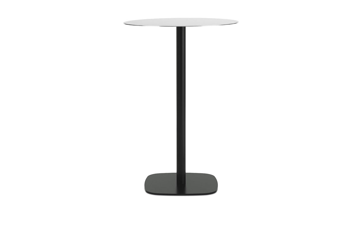 Runder Cafétisch mit Edelstahlplatte und schwarzem Aluminiumgestell, Höhe 104,5 cm, Durchmesser 70 cm, Marke Normann Copenhagen.