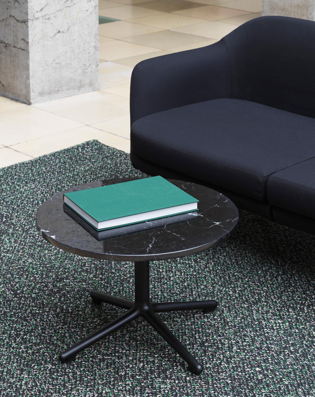 Lunar Couchtisch Ø: 70 cm in  präsentiert im Onlineshop von KAQTU Design AG. Couchtisch ist von Normann Copenhagen