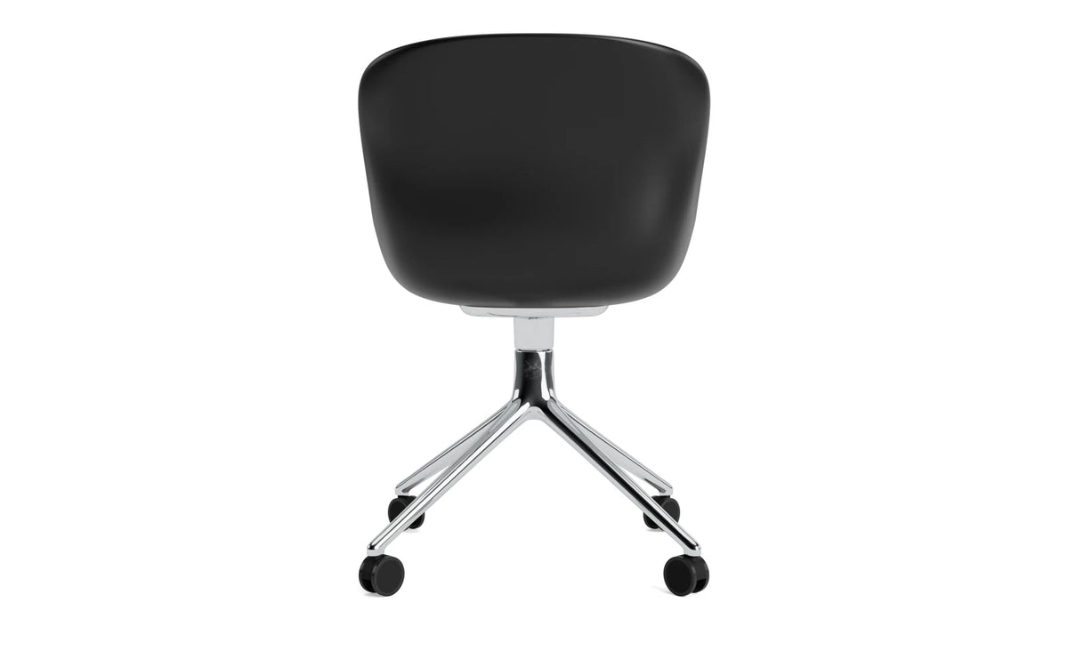Hyg Drehstuhl 4W Aluminium/schwarz in Schwarz präsentiert im Onlineshop von KAQTU Design AG. Drehstuhl ist von Normann Copenhagen