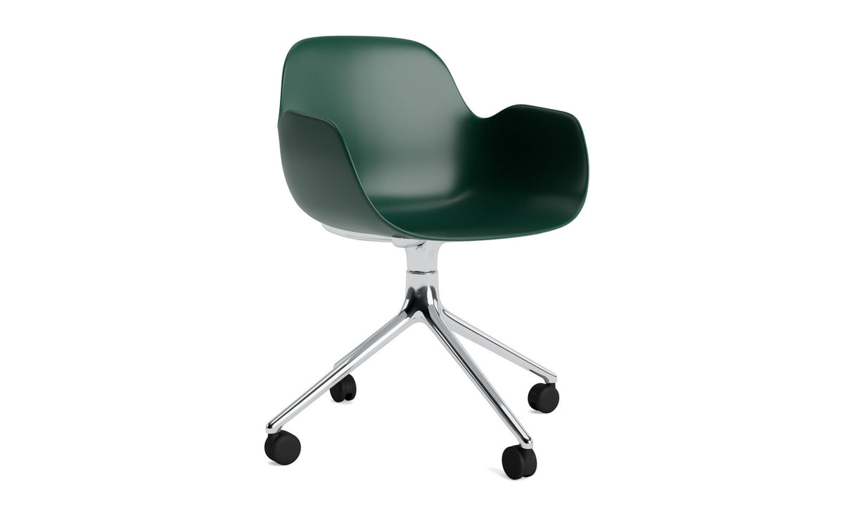 Form Drehstuhl 4W Aluminium/grün in Grün präsentiert im Onlineshop von KAQTU Design AG. Bürostuhl ist von Normann Copenhagen
