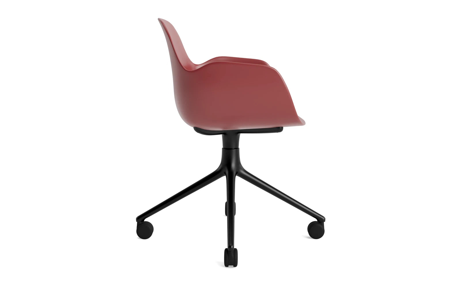 Form Drehsessel 4W schwarzes Aluminium/rot in  präsentiert im Onlineshop von KAQTU Design AG. Sessel ist von Normann Copenhagen