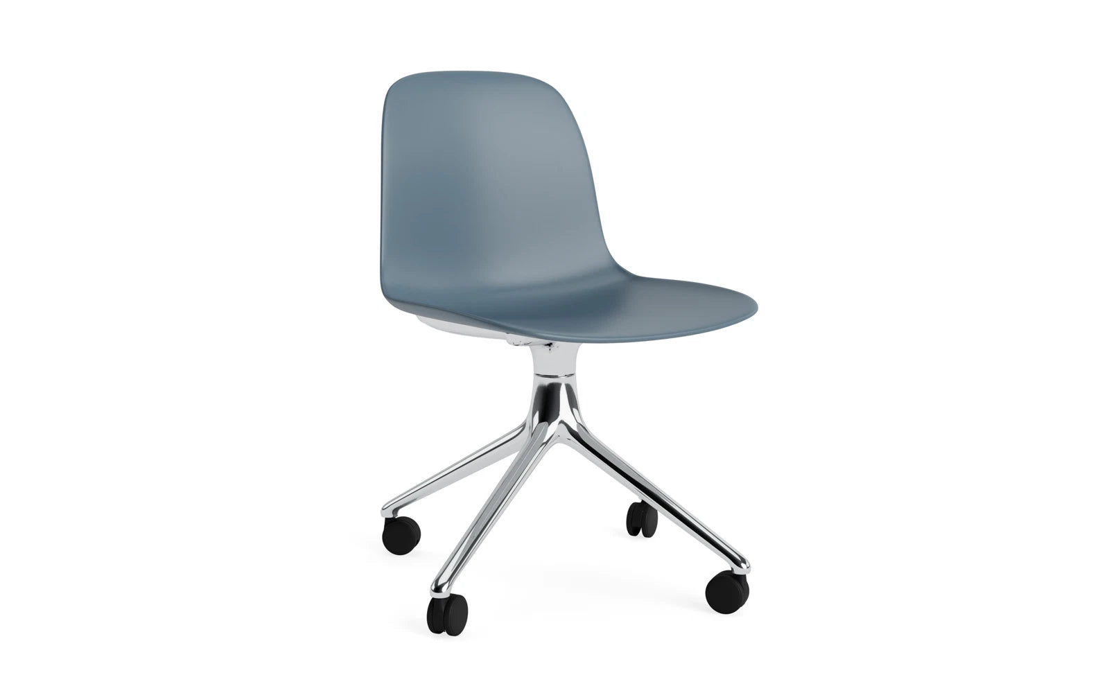 Form Drehstuhl 4W Aluminium/blau in  präsentiert im Onlineshop von KAQTU Design AG. Drehstuhl ist von Normann Copenhagen