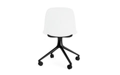 Form swivel chair with wheels black aluminum