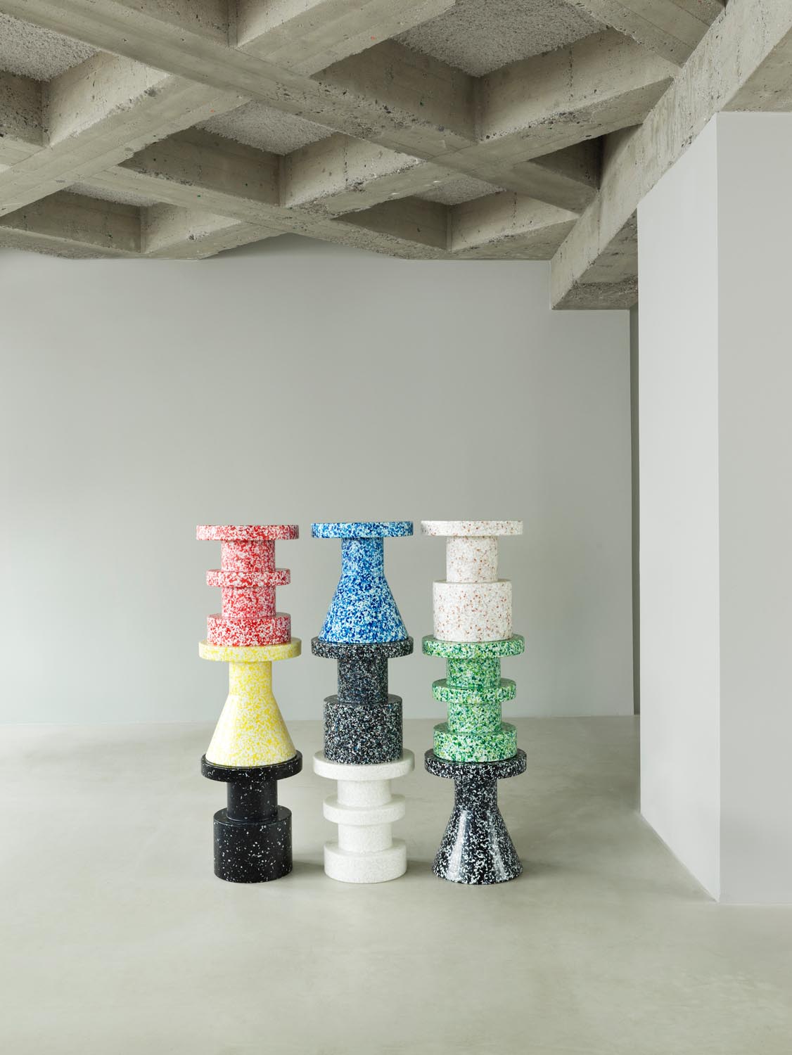 Bit Hocker Stack in Rot präsentiert im Onlineshop von KAQTU Design AG. Hocker ist von Normann Copenhagen