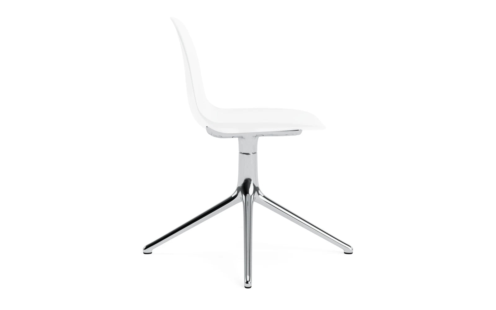 Eleganter Form Drehstuhl von Normann Copenhagen: Maskulines Design, vielseitig einsetzbar, individuell anpassbar.