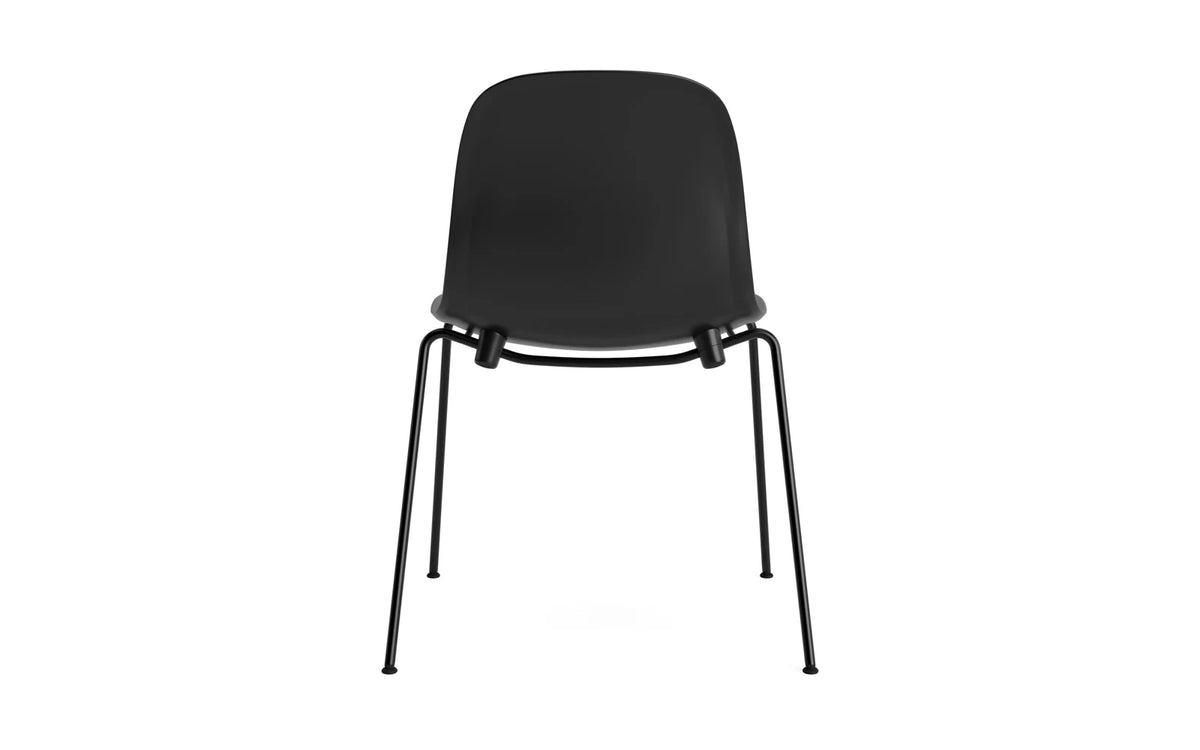 Form Stapelstuhl in Schwartz präsentiert im Onlineshop von KAQTU Design AG. Stuhl ist von Normann Copenhagen