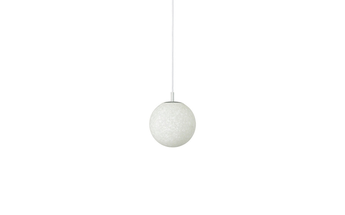 Pix Lampe Ø20 in White präsentiert im Onlineshop von KAQTU Design AG. Pendelleuchte ist von Normann Copenhagen