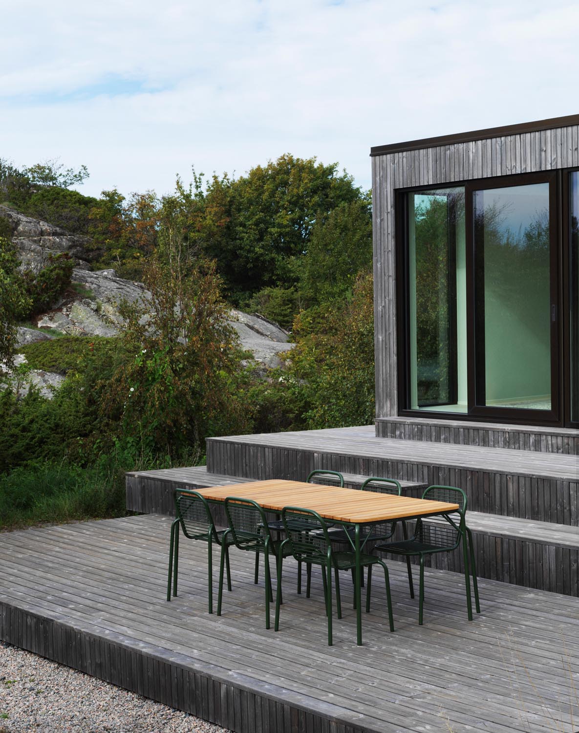 Vig Stuhl in Dunkelgrün präsentiert im Onlineshop von KAQTU Design AG. Gartenstuhl ist von Normann Copenhagen
