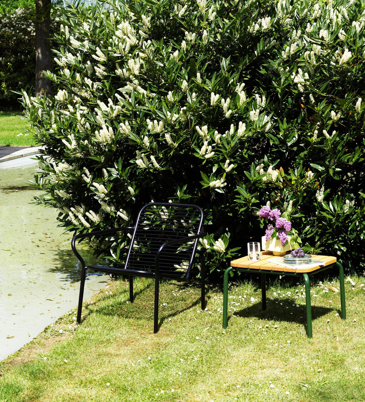 Vig Loungesessel in  präsentiert im Onlineshop von KAQTU Design AG. Outdoor-Sessel mit Armlehnen ist von Normann Copenhagen