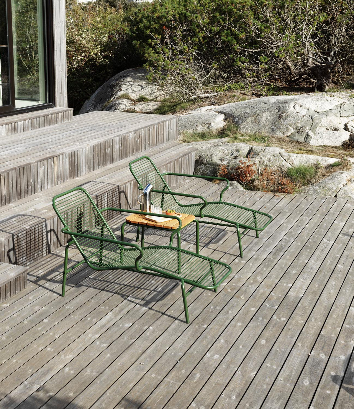 Vig Liegestuhl in Schwarz präsentiert im Onlineshop von KAQTU Design AG. Liegestuhl ist von Normann Copenhagen