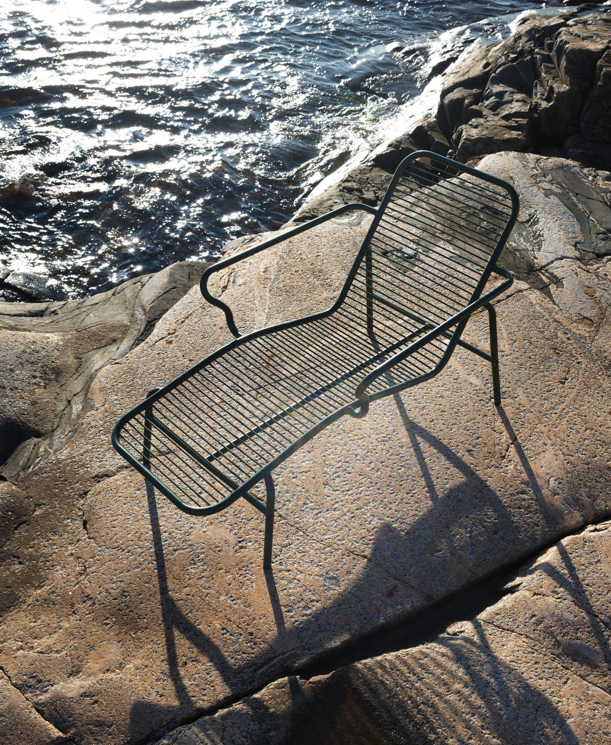 Vig Liegestuhl in  präsentiert im Onlineshop von KAQTU Design AG. Liegestuhl ist von Normann Copenhagen