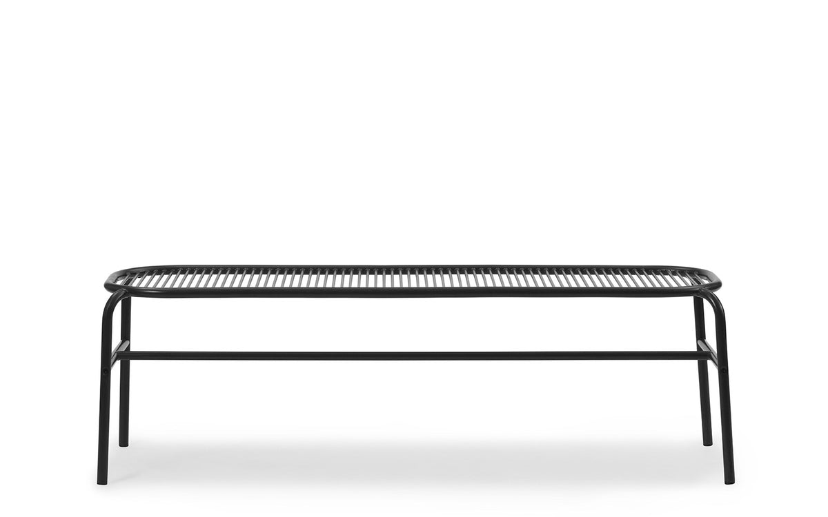 Vig Bank in Schwarz präsentiert im Onlineshop von KAQTU Design AG. Gartenbank ist von Normann Copenhagen