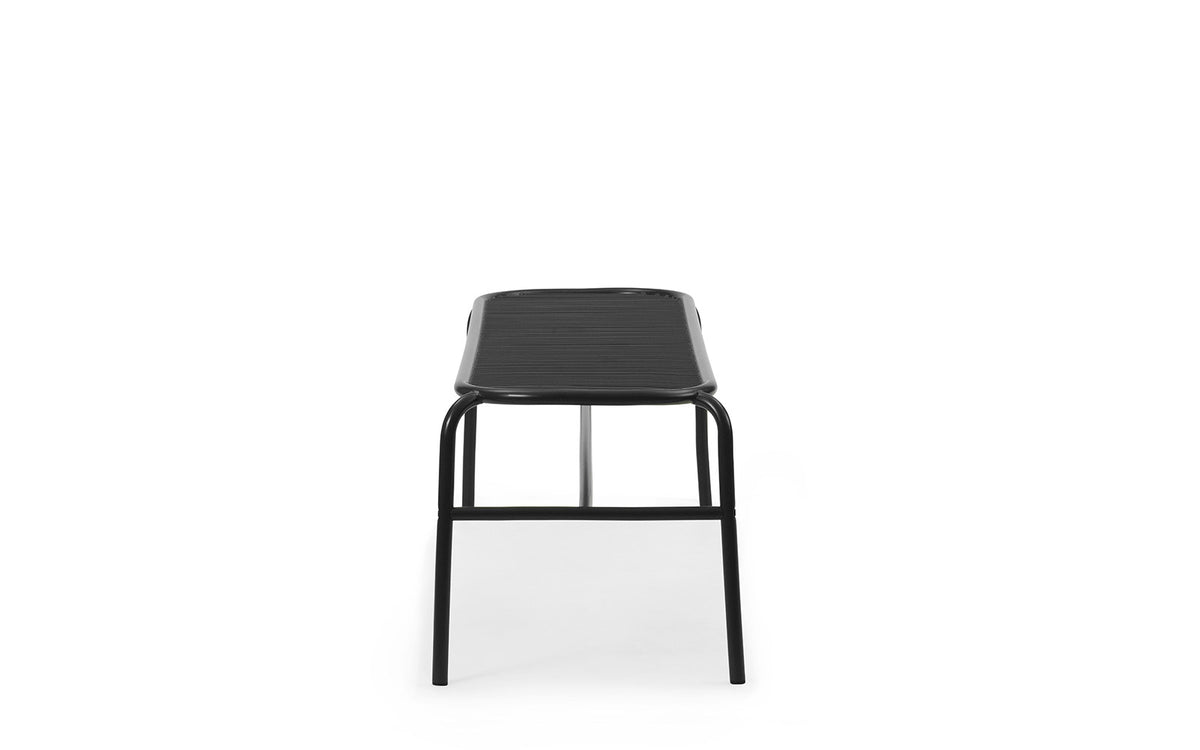 Vig Bank in Schwarz präsentiert im Onlineshop von KAQTU Design AG. Gartenbank ist von Normann Copenhagen