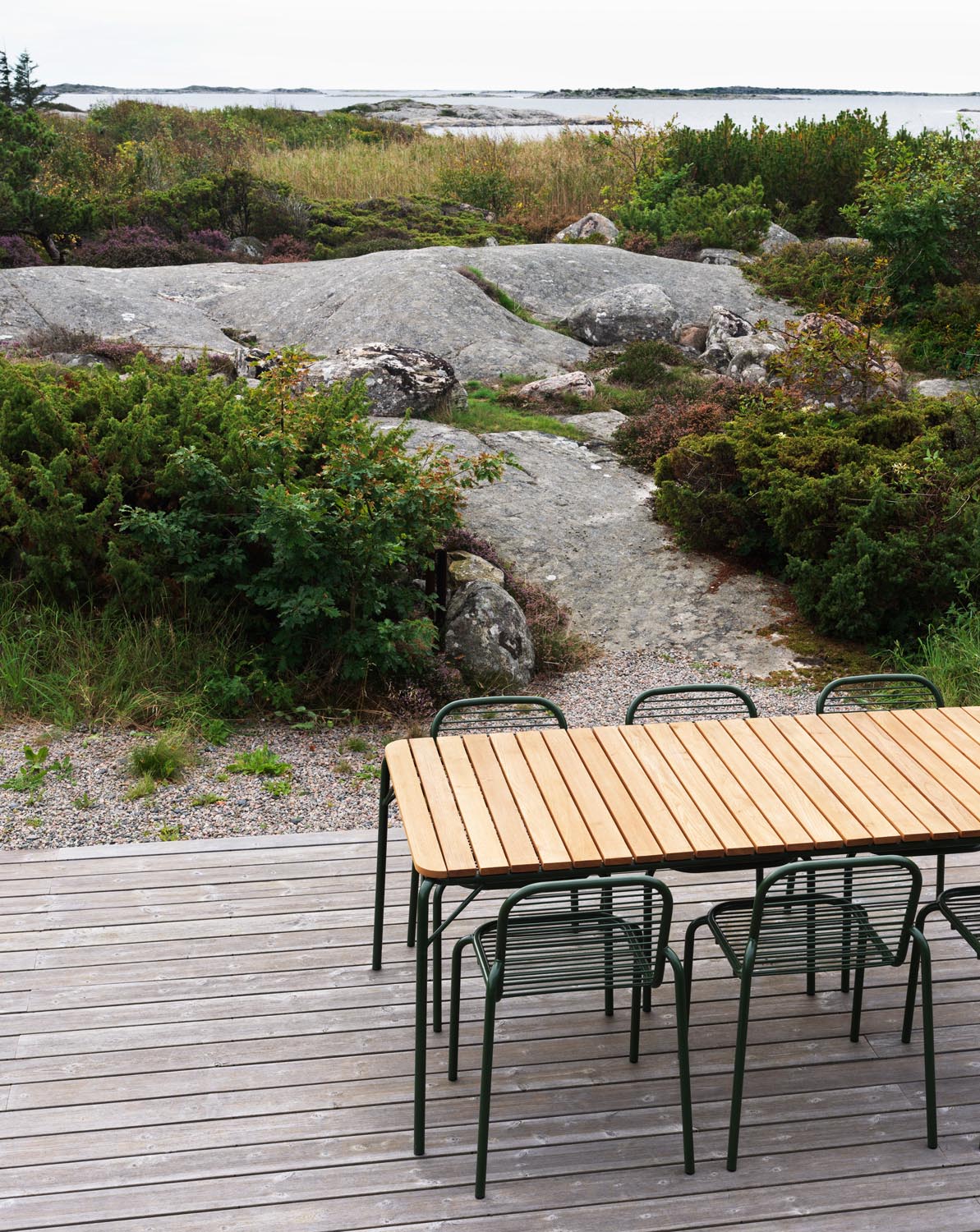 Vig Robinia Tisch in Schwarz präsentiert im Onlineshop von KAQTU Design AG. Gartentisch ist von Normann Copenhagen