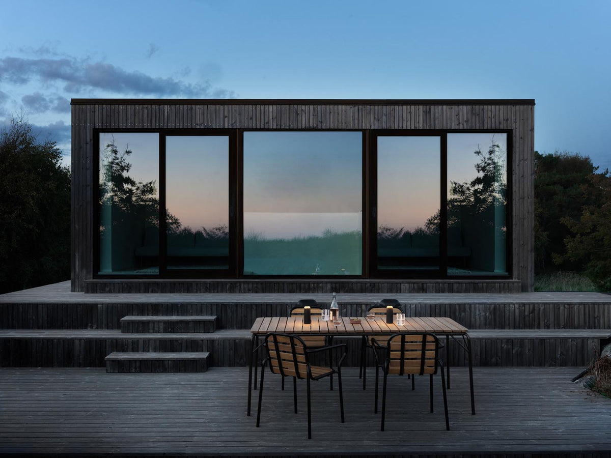 Vig Robinia Tisch in  präsentiert im Onlineshop von KAQTU Design AG. Gartentisch ist von Normann Copenhagen
